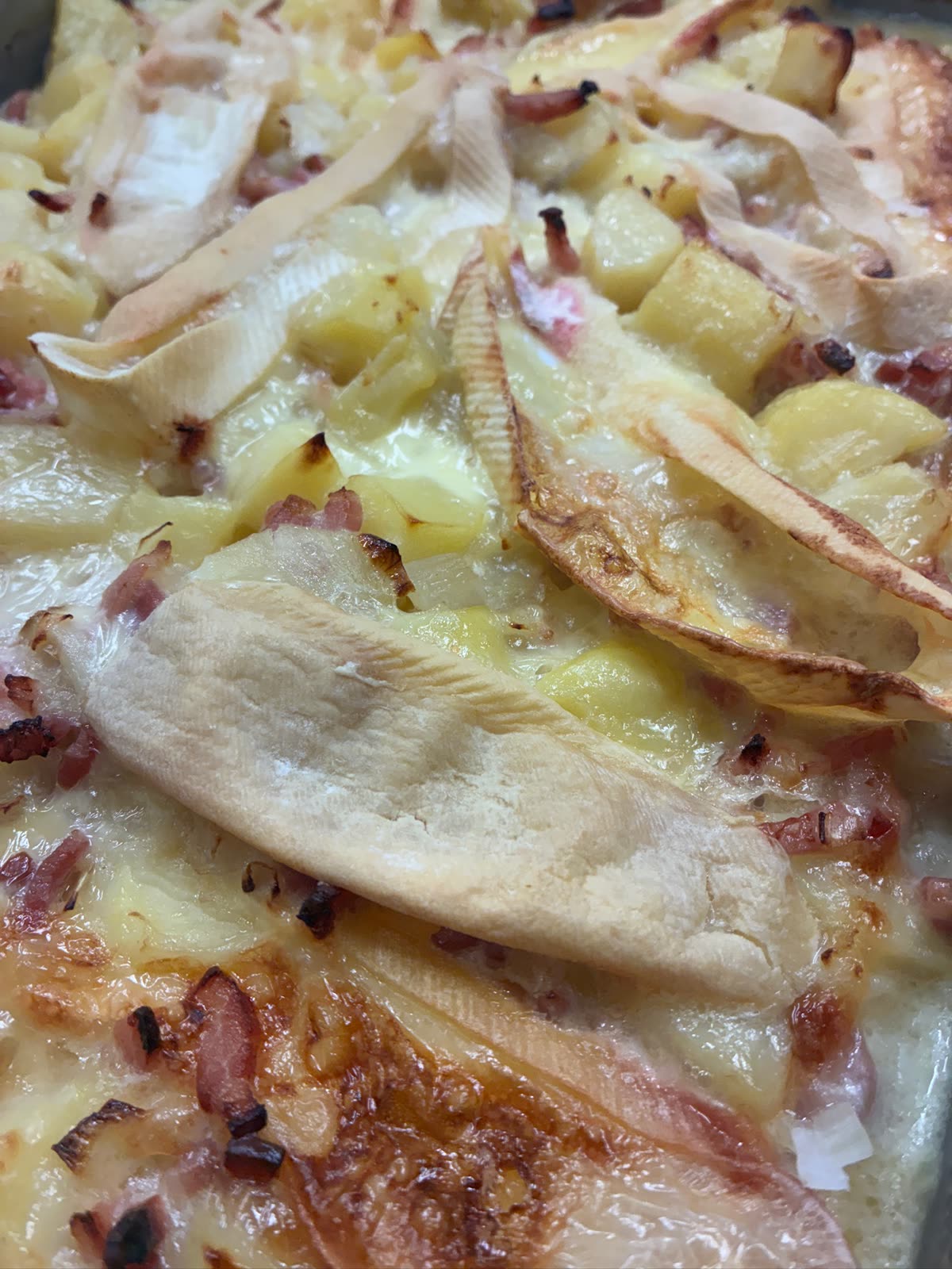 Gratin de pommes de terre et lardons préparé maison